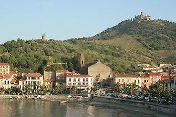 Hotel Triton 2*