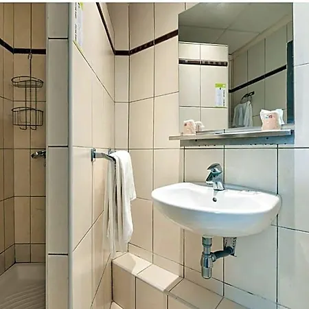 Logis Le Triton Hotel